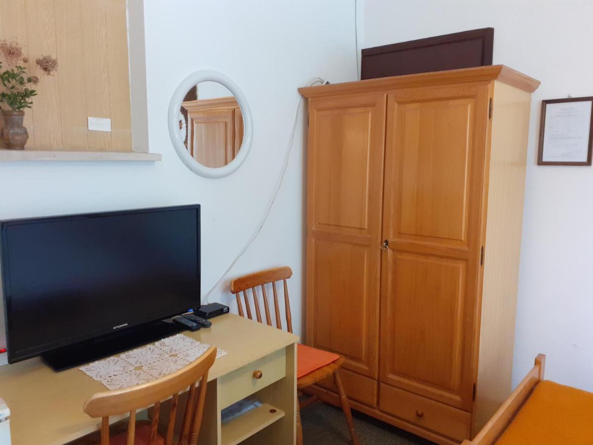 Apartment Simunec Malinska Kültér fotó